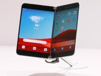 Microsoft Surface Duo   4 