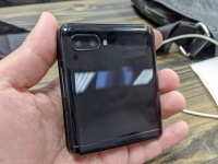  Samsung Galaxy Z Flip      