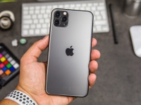 SMARTlife: iPhone 11 Pro    !  6     Apple  2020 