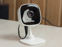   Wi-Fi    - TP-Link Tapo C100.  !