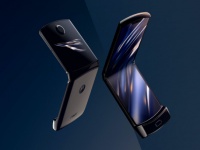 -       Motorola RAZR