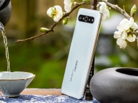      Meizu.  Meizu 17 Pro   iPhone 11 Pro Max