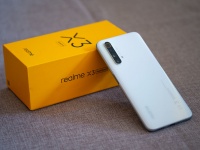 5-кратный оптический зум в смартфоне за 499 евро. В продажу поступает Realme X3 SuperZoom