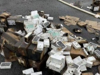 В Китае перевернулся и загорелся грузовик с огромной партией iPhone 11