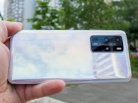   - ! Huawei P40 Pro    Leica. 