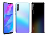 Huawei P smart S:     OLED-   