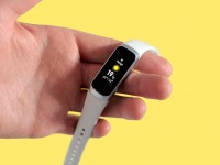    Xiaomi Mi Smart Band 5   Samsung.    Galaxy Fit2