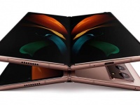   Samsung Galaxy Z Fold 2       