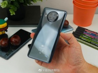   Mi 10T Lite:  Snapdragon 750G   765G  AnTuTu