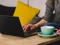  : 8-     Lenovo ThinkPad X1 Carbon