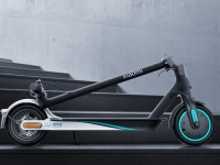 Xiaomi   Mercedes-AMG Petronas     Mi Electric Scooter Pro 2