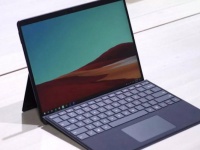    Qualcomm      Apple M1   