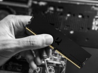   IRDM PRO DEEP BLACK DDR4:   