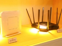 Qualcomm ,  Wi-Fi 7    2-3       ,   Wi-Fi 6
