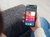   YouTube  Android      iPhone