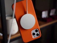 Realme      iPhone 12