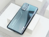  ZTE Axon 30      
