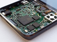      Snapdragon 895  Dimensity 2000