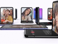 iPhone 13  Galaxy Z Flip3           