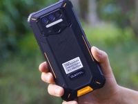   :  iPhone 12  Oukitel WP15    15600 