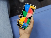         IP67. Google  Pixel 5a 5G  450 