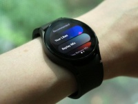 YouTube Music     :     Samsung Galaxy Watch4