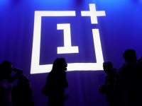    OnePlus 9RT  120-    Snapdragon 888