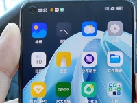    iPhone 13:  OPPO Reno 7 Pro   