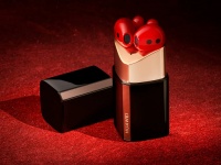 Наушники Huawei FreeBuds Lipstick, стилизованные под губную помаду, поступят в продажу уже послезавтра