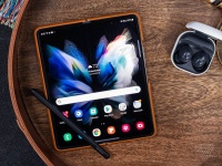 Samsung     .  Galaxy Z Fold3   Galaxy Z Fold2:    Ice Universe