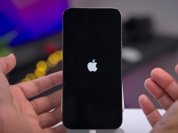 Apple решила проблему разрыва связи на iPhone 12 и iPhone 13