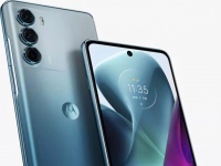  ,     Motorola Edge S30  