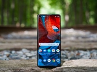  1    AnTuTu, 144 , 50 , 5000     . Motorola Edge 30 Ultra       Lenovo