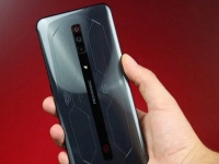  OLED-   165 ,   165-   16   .     Red Magic 7