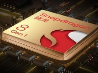  Snapdragon 8 Gen 1:      Apple A15 Bionic