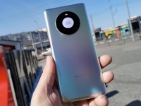 Huawei Mate 40 Pro  1     5G    