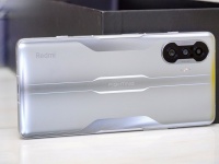 Redmi      Snapdragon 8 Gen 1