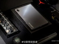  Lenovo     Lenovo Legion Y700