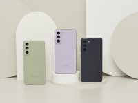 Samsung Galaxy S21 FE  SoC Exynos 2100 ,       Qualcomm