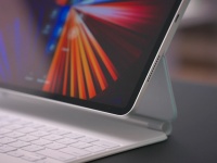 : iPad Pro   MagSafe      -