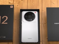   ,  Leica, 200   165 .    Xiaomi 12 Ultra