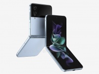   Motorola Razr 3  Galaxy Z Flip 4:   