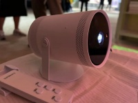 Samsung представила міні-проектор Freestyle 2023