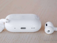 Apple    AirPods Pro 2  USB-C   2023 