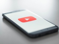  YouTube   Playables  -