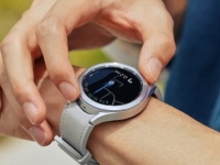 - Galaxy Watch 7    Samsung   3-  Exynos