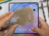 OnePlus Open        JerryRigEverything