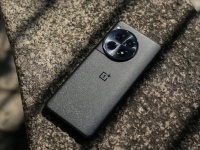      OnePlus 12  12R