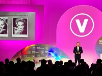 Honor   ز-   Honor 200