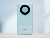  Huawei Mate 70 -  3D-   